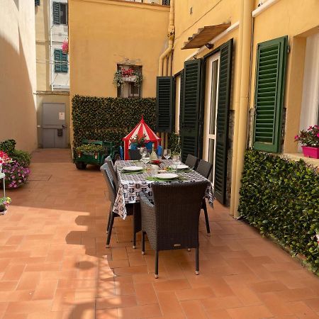 Santa Croce Garden Apartment Florenz Exterior foto